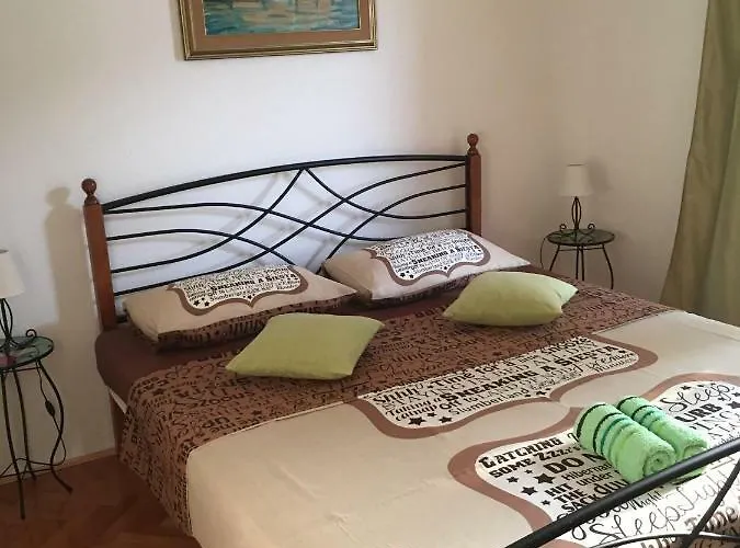 Konukevi Adriatic Queen 4*
