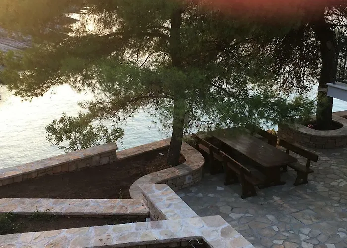 Konukevi Adriatic Queen 4*