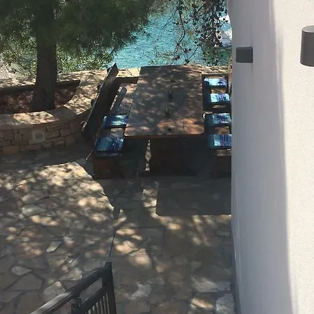 Guest house Adriatic Queen Gdinj