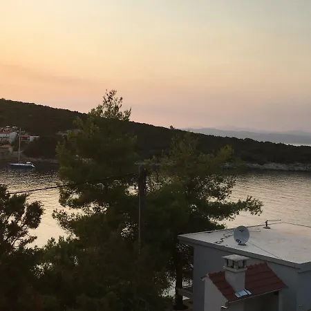 Adriatic Queen Guest house Gdinj
