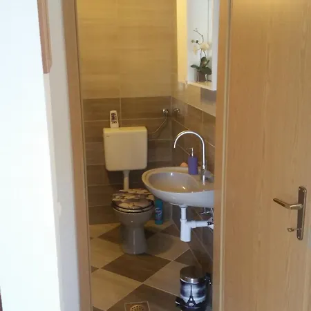 Gostinjska kuća Adriatic Queen 4*